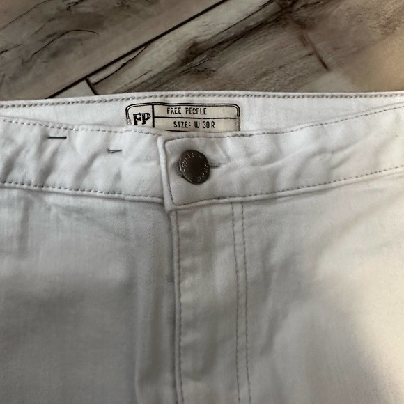 Free People Just Float On White Bellbottoms  NWT Size 30 - Picture 7 of 7